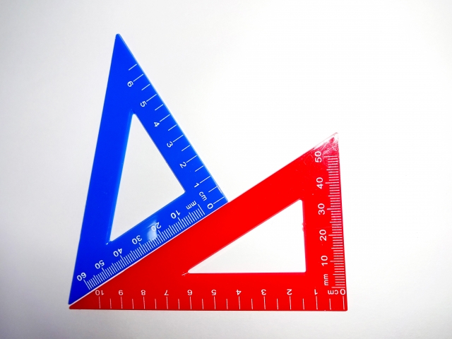 【CSS】三角形を作る方法